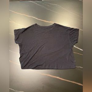lululemon Cates Tee, black veil, size 6